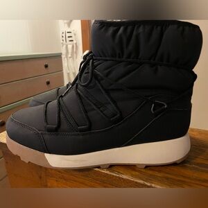 Women’s Black Winter Boots